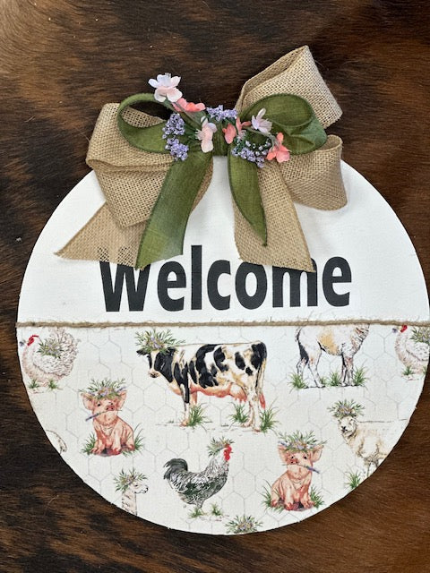 Round Welcome or Howdy Y'all Signs