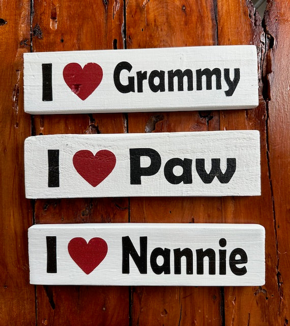 I Heart Shelf-sitter Signs