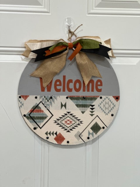 Round Welcome or Howdy Y'all Signs